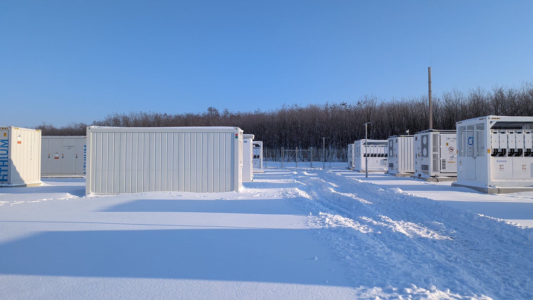Battery energy storage installation under winter site conditions